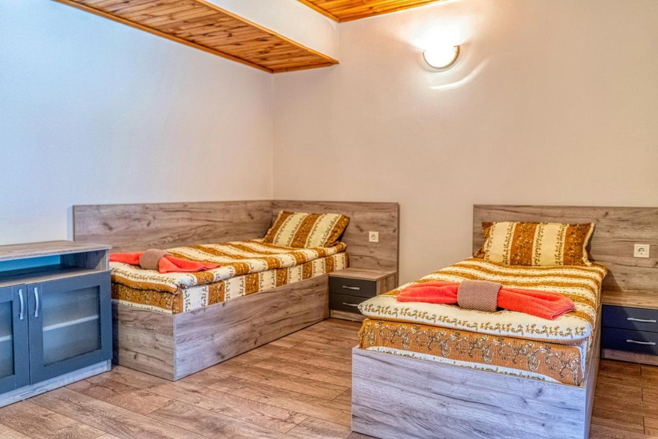 Крушун - Единствена На Метри От Водопадите, Krushun - The Only Stay Just Meters From The Waterfalls Krushuna Exterior foto
